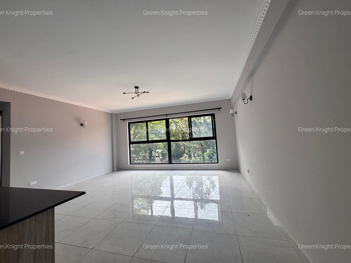 Serviced 2 Bed Apartment with En Suite in Brookside - 6