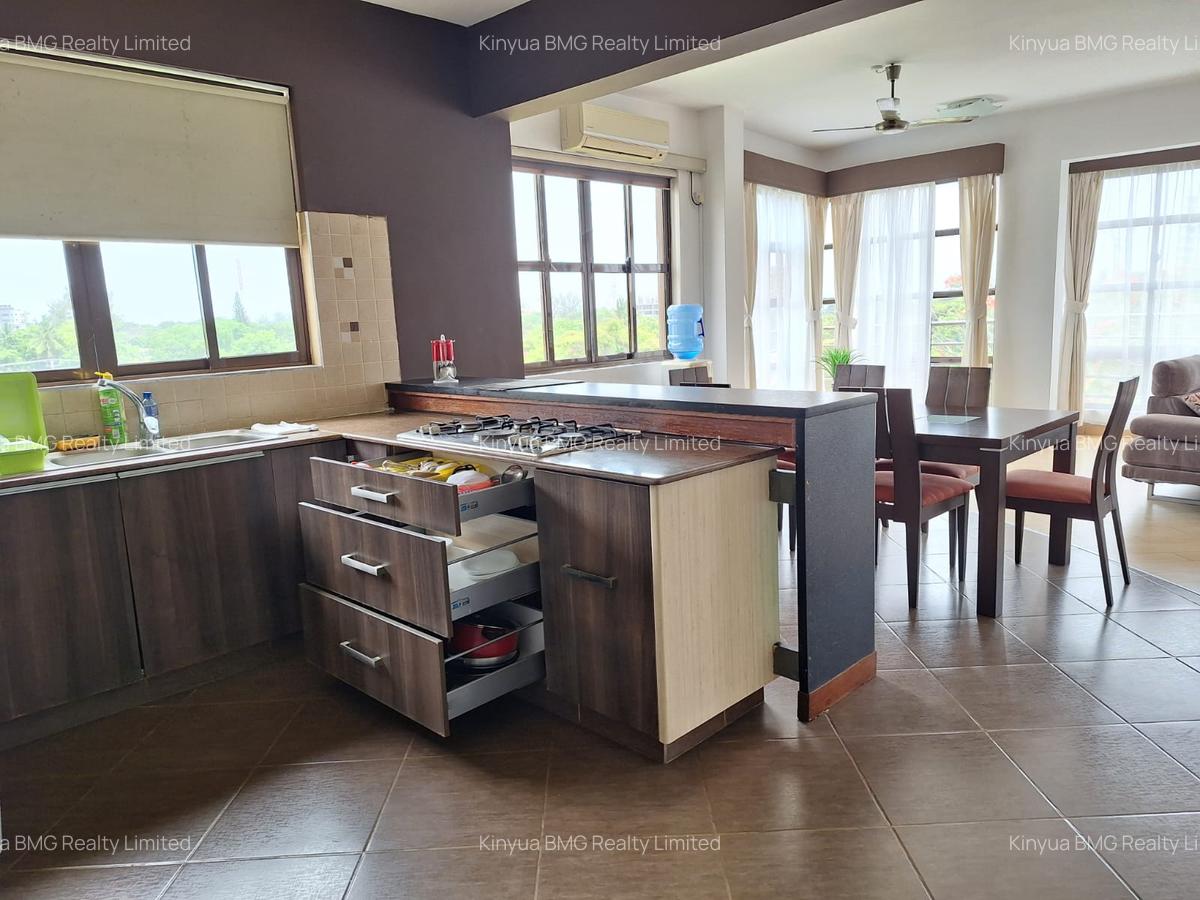 Serviced 3 Bed Apartment with En Suite at Beach Road - 1