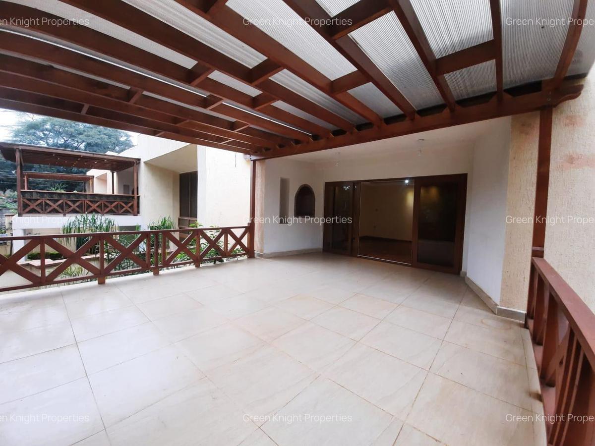 5 Bed Townhouse with En Suite in Lavington - 15