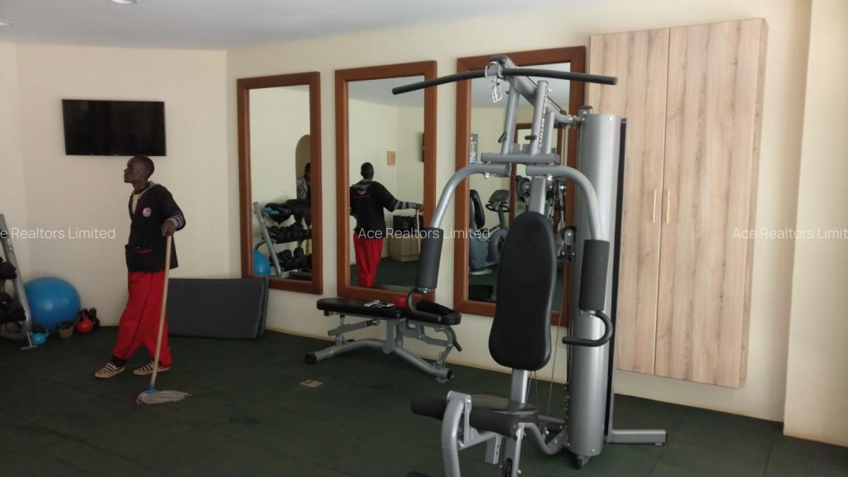 3 Bed Apartment with En Suite at Parklands - 4