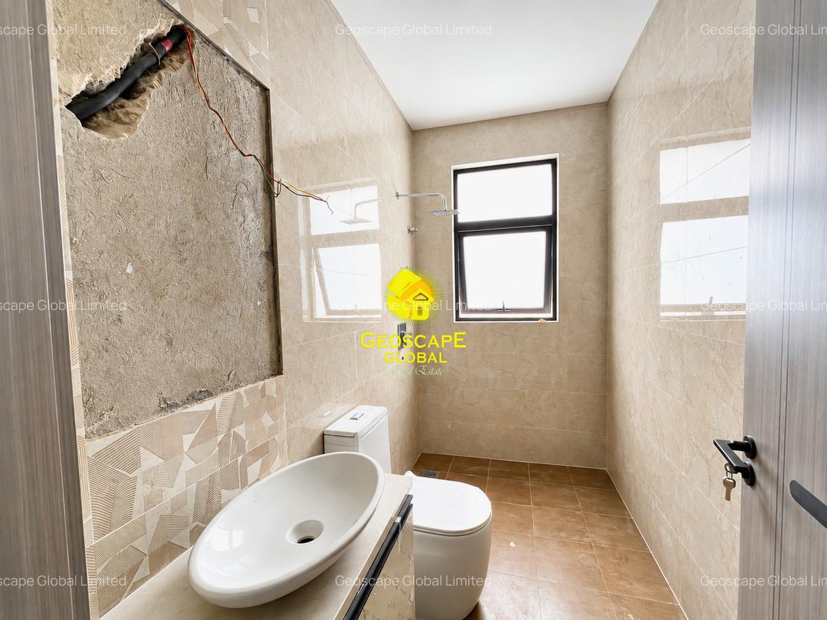 5 Bed House with En Suite in Runda - 8