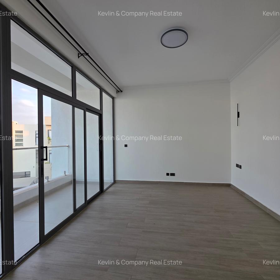 5 Bed Townhouse with En Suite in Lavington - 14