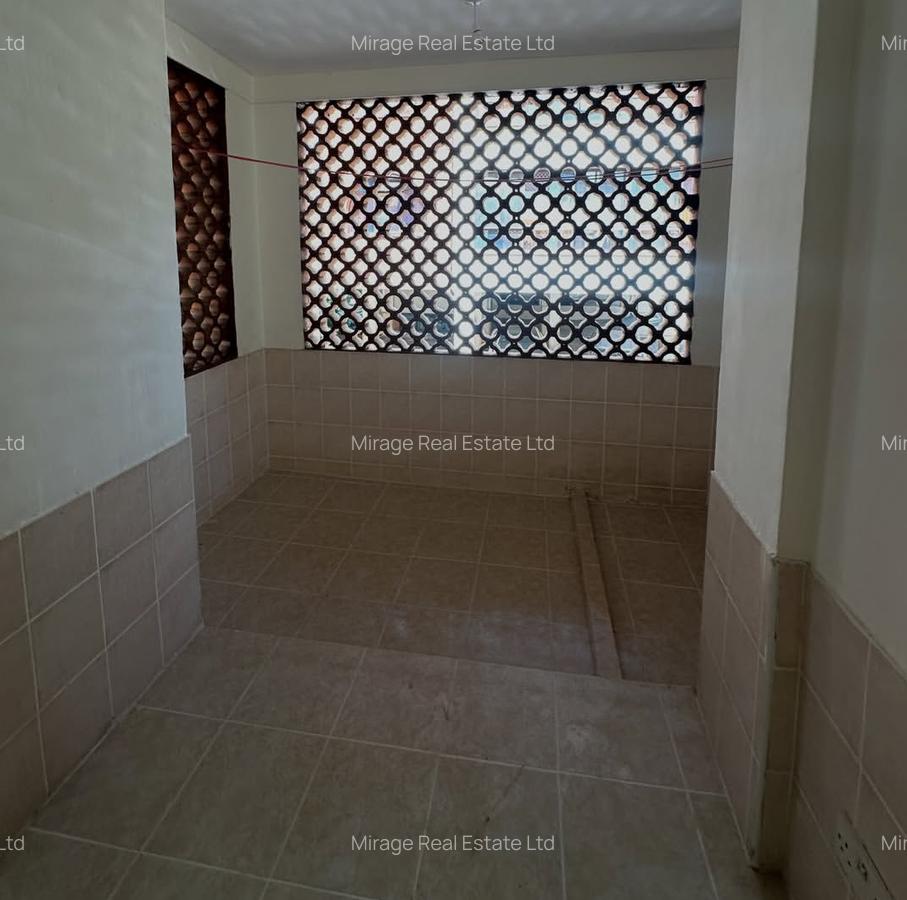 2 Bed Apartment with Swimming Pool in State House - 14