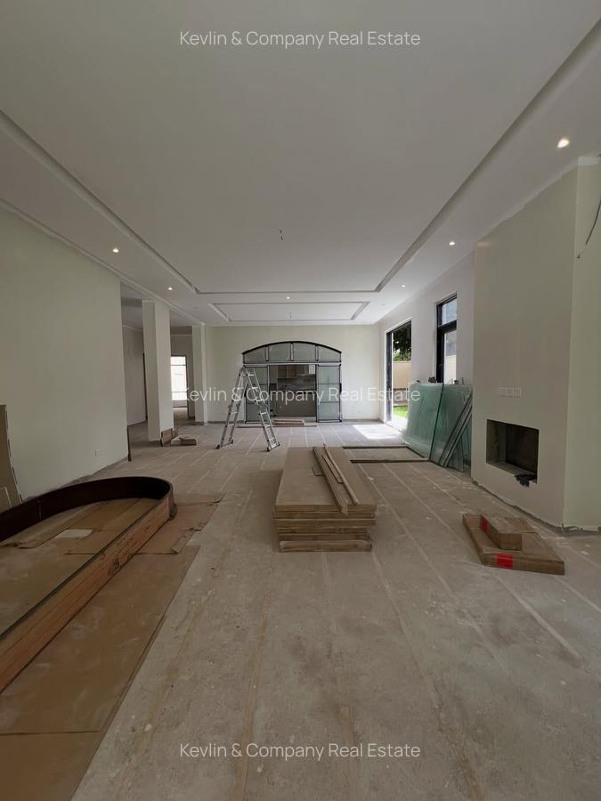 5 Bed Townhouse with En Suite in Lavington - 4