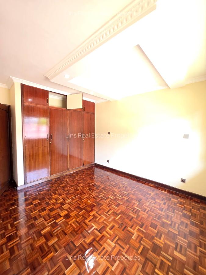 4 Bed Townhouse with En Suite in Lavington - 18