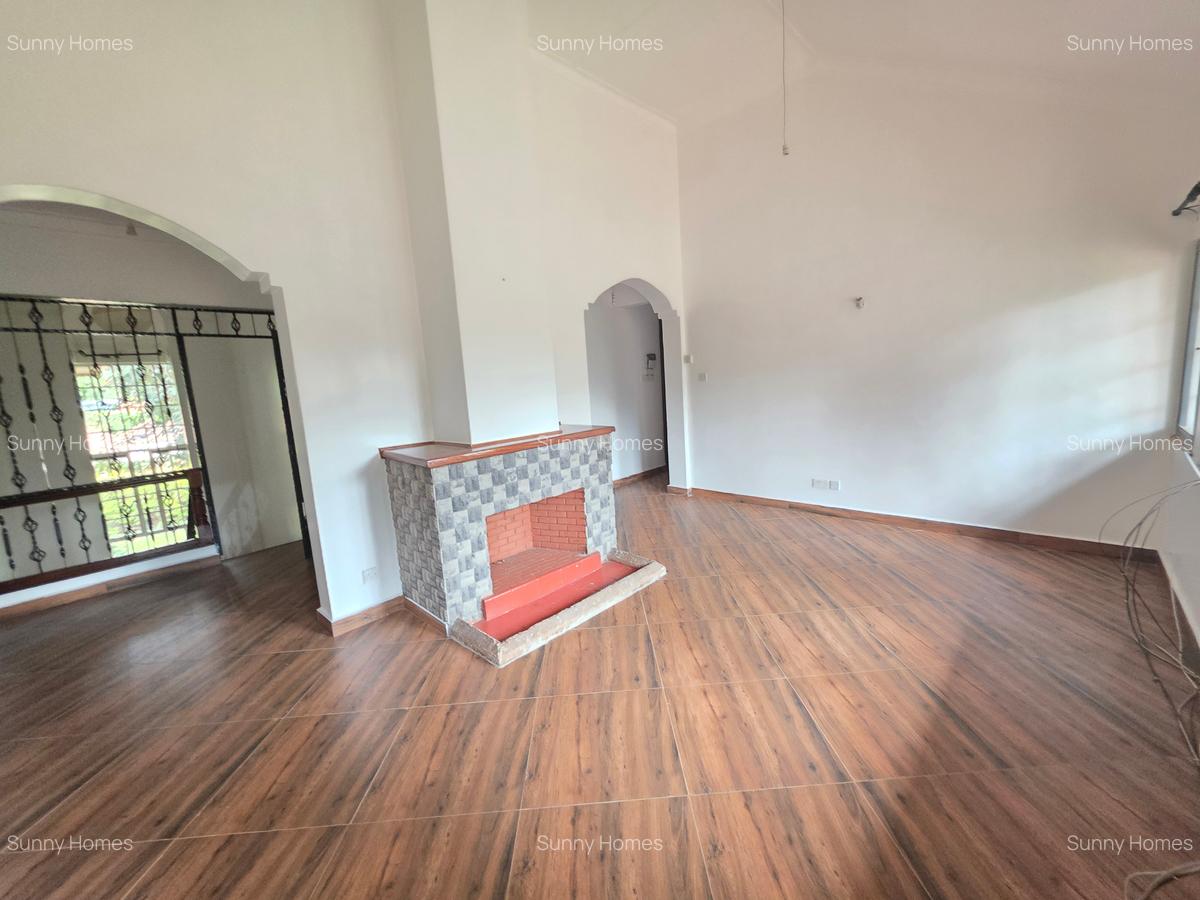 5 Bed Townhouse with En Suite at Rossylin Lone Tree - 5