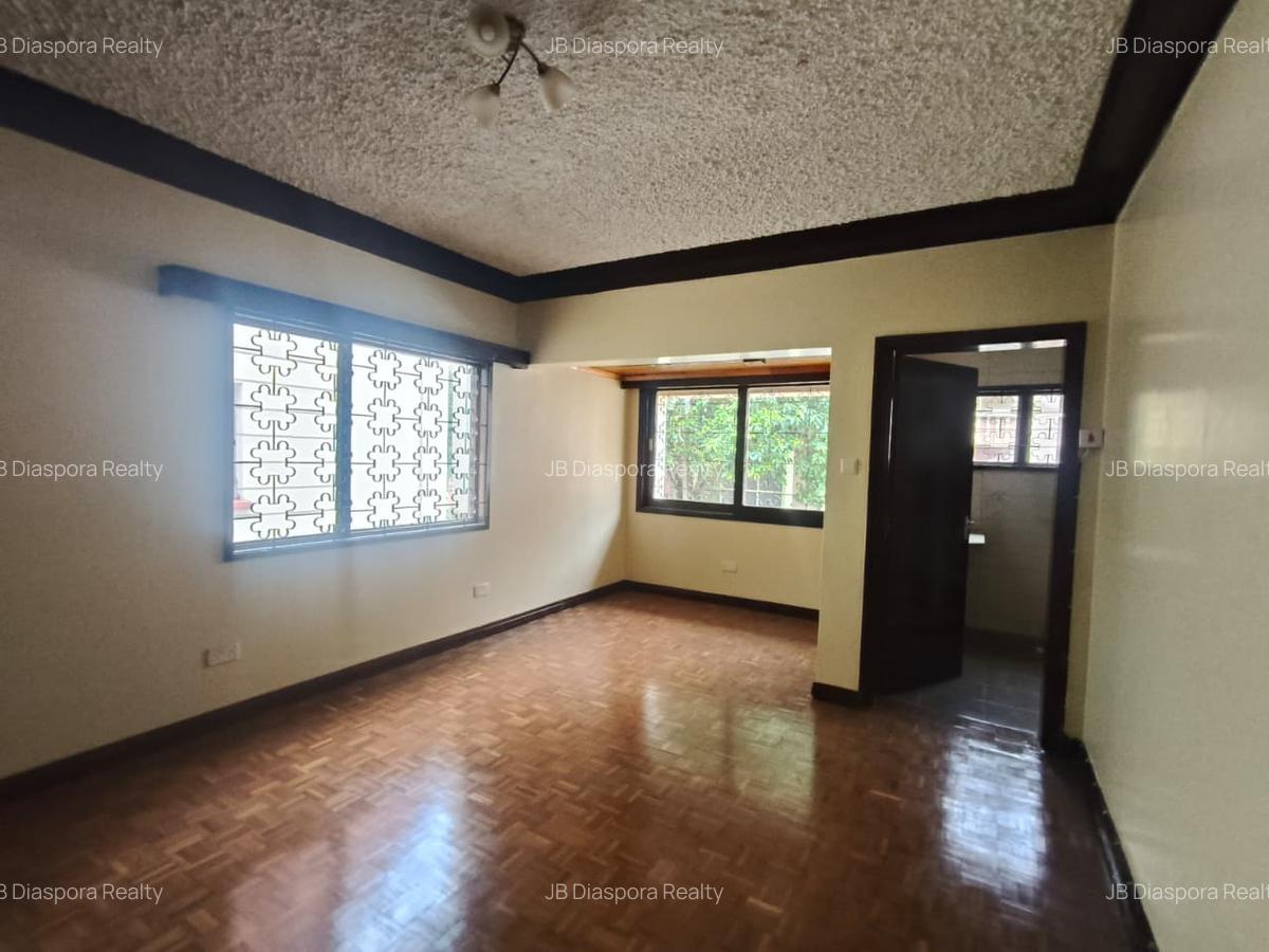 5 Bed Apartment with Staff Quarters at 2Nd Parklands - 20