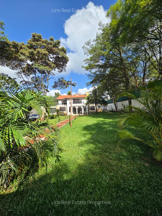 7 Bed House with En Suite in Runda - 2