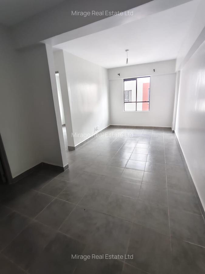 1 Bed Apartment with Swimming Pool in Garden Estate - 4