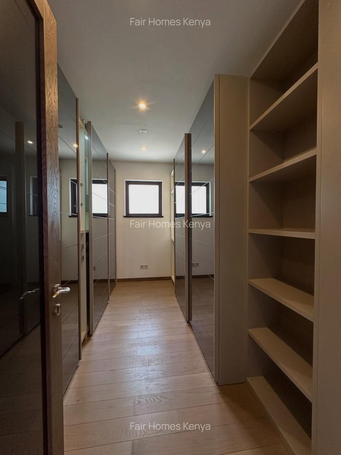 5 Bed Townhouse with En Suite at Lavington Green - 6