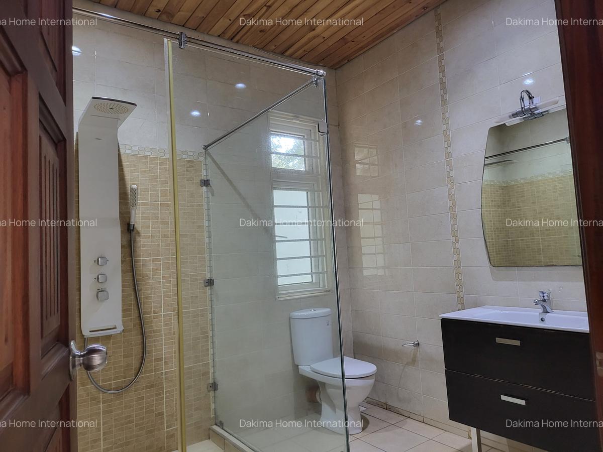 5 Bed Townhouse with En Suite in Rosslyn - 14