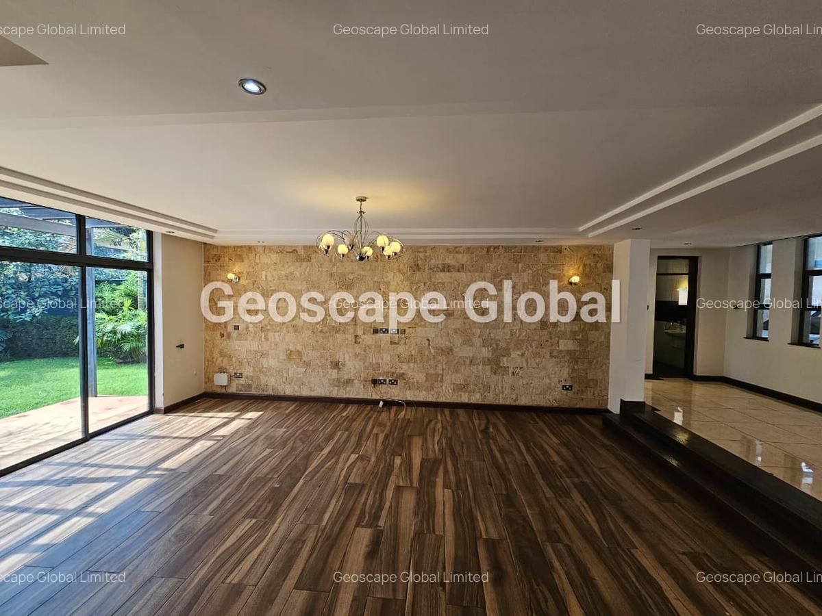 5 Bed House with En Suite in Lavington - 6