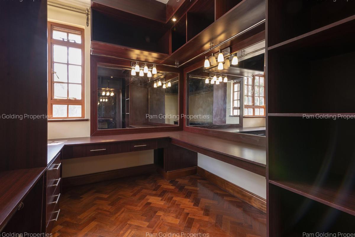 7 Bed House with En Suite in Karen - 13