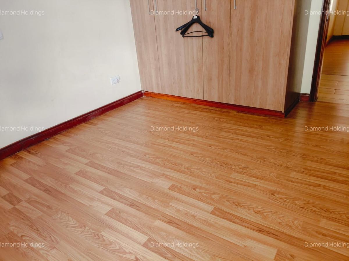 3 Bed Apartment with En Suite at Parklands - 10