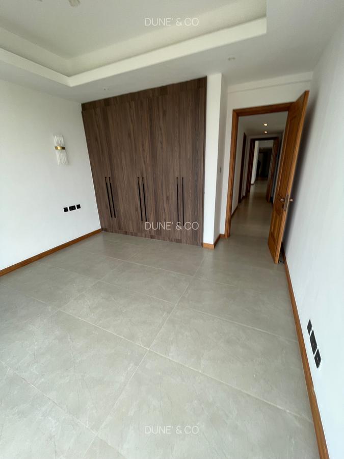 4 Bed Apartment with En Suite in Riverside - 13