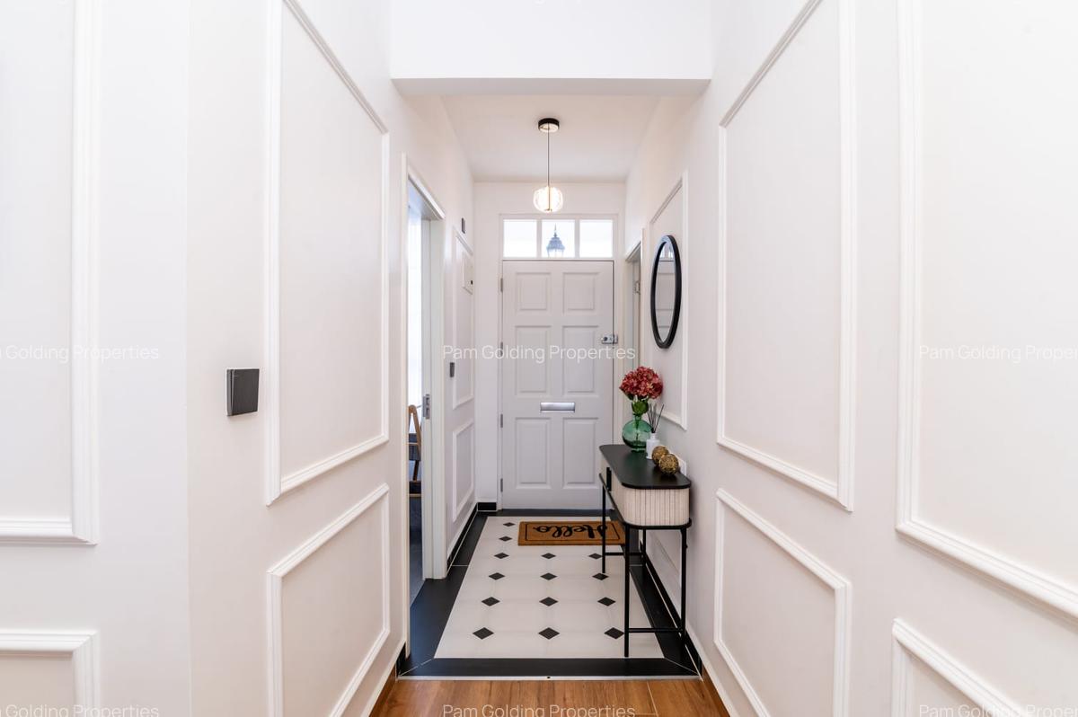 4 Bed Townhouse with Swimming Pool at Crawford Road - 8