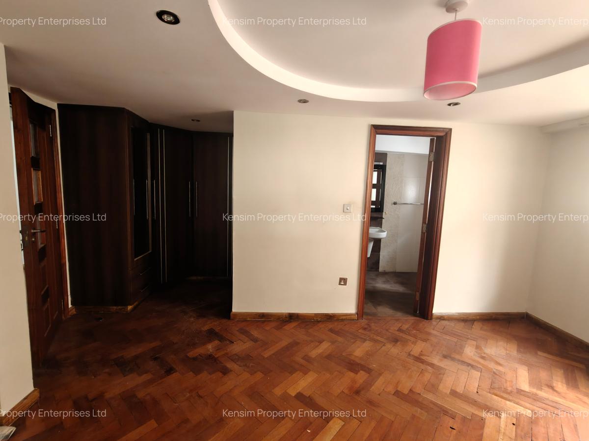 4 Bed Townhouse with En Suite in Lavington - 10