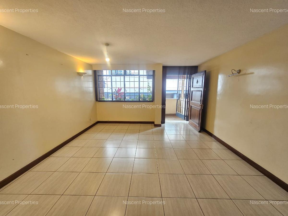 4 Bed Apartment with En Suite in Riverside - 10
