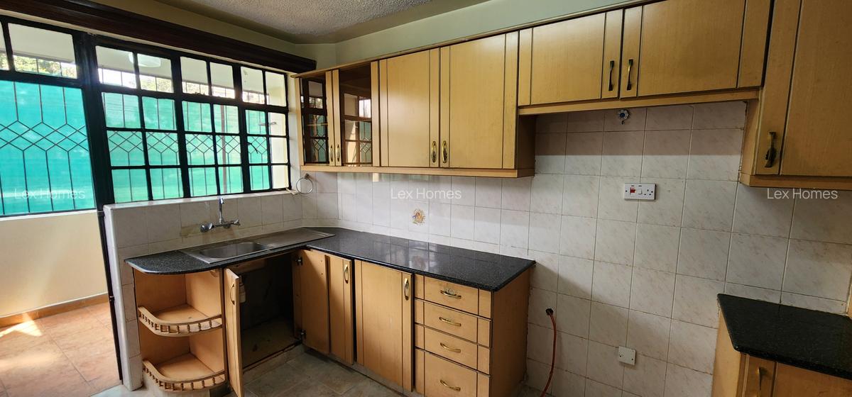 3 Bed Apartment with En Suite at Garden Estate Road - 5