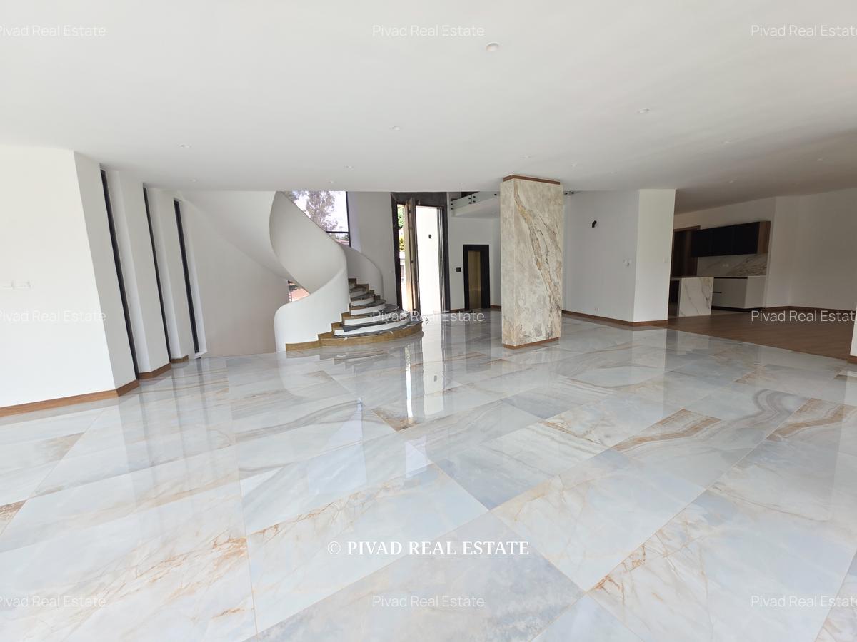 5 Bed House with Garden in Nyari - 7