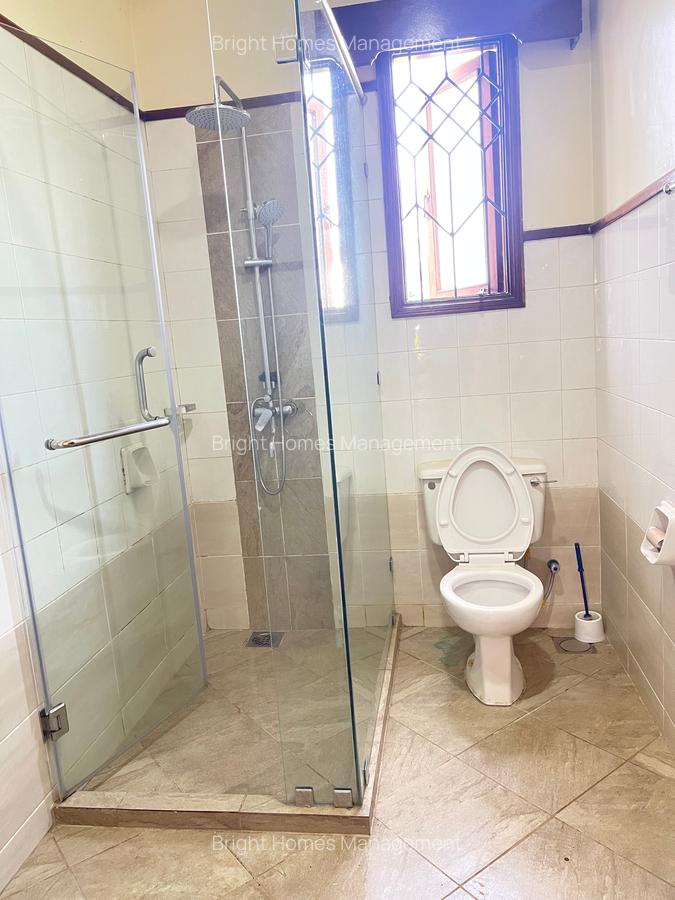 4 Bed Townhouse with En Suite in Lavington - 10
