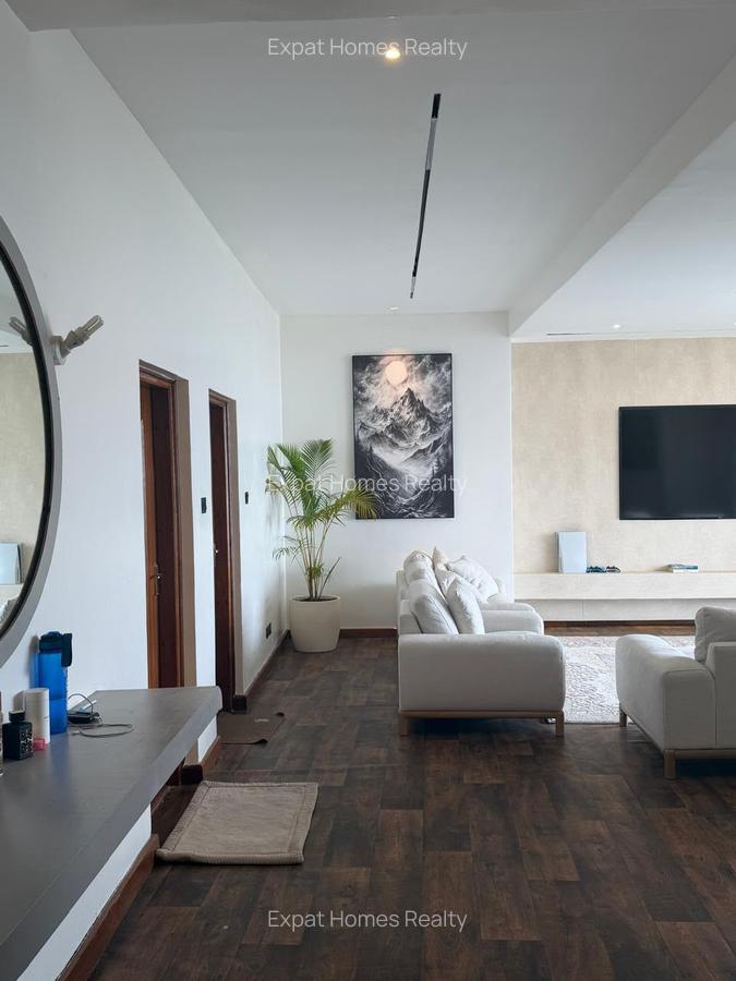 3 Bed Apartment with En Suite in Parklands - 6