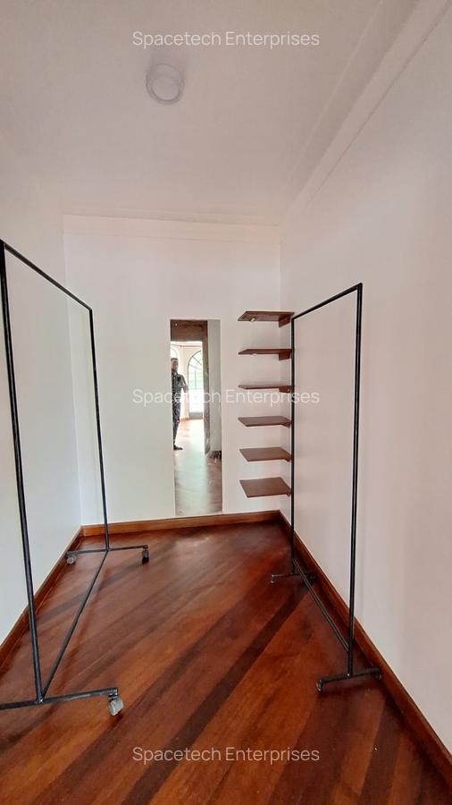 4 Bed House with En Suite in Nyari - 8