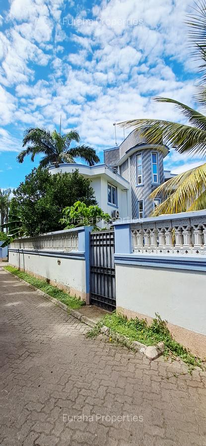 5 Bed House with En Suite at Nyali - 12