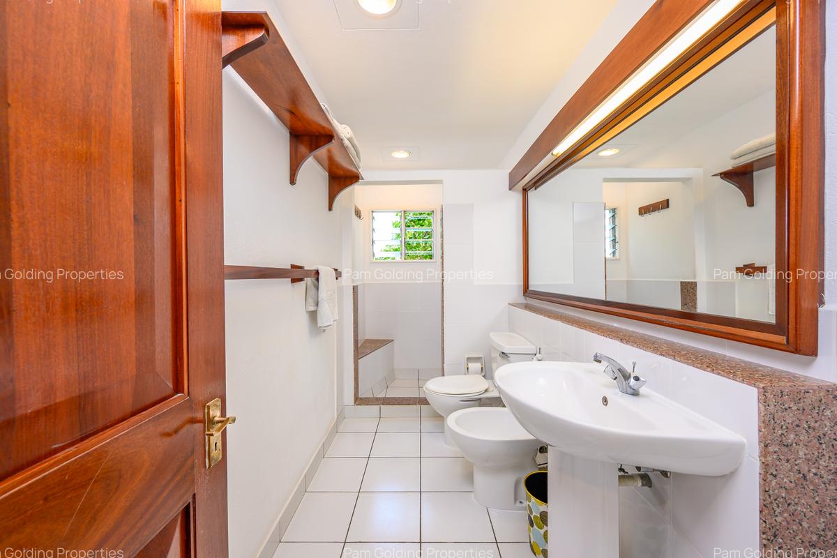 2 Bed House with En Suite at Ras Kisauni - 12