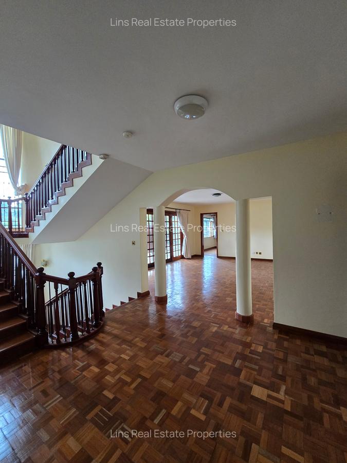 6 Bed House with En Suite in Runda - 17