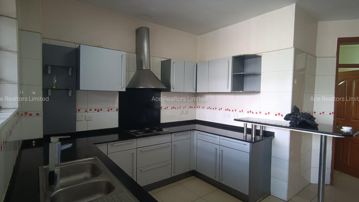 3 Bed Apartment with En Suite at Raphta Road - 5