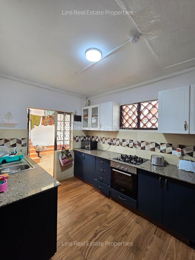 4 Bed House with En Suite in Loresho - 17