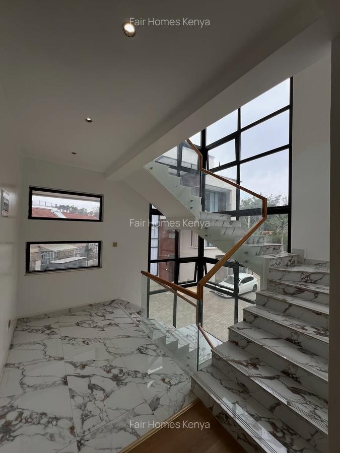 5 Bed Townhouse with En Suite at Lavington Green - 14