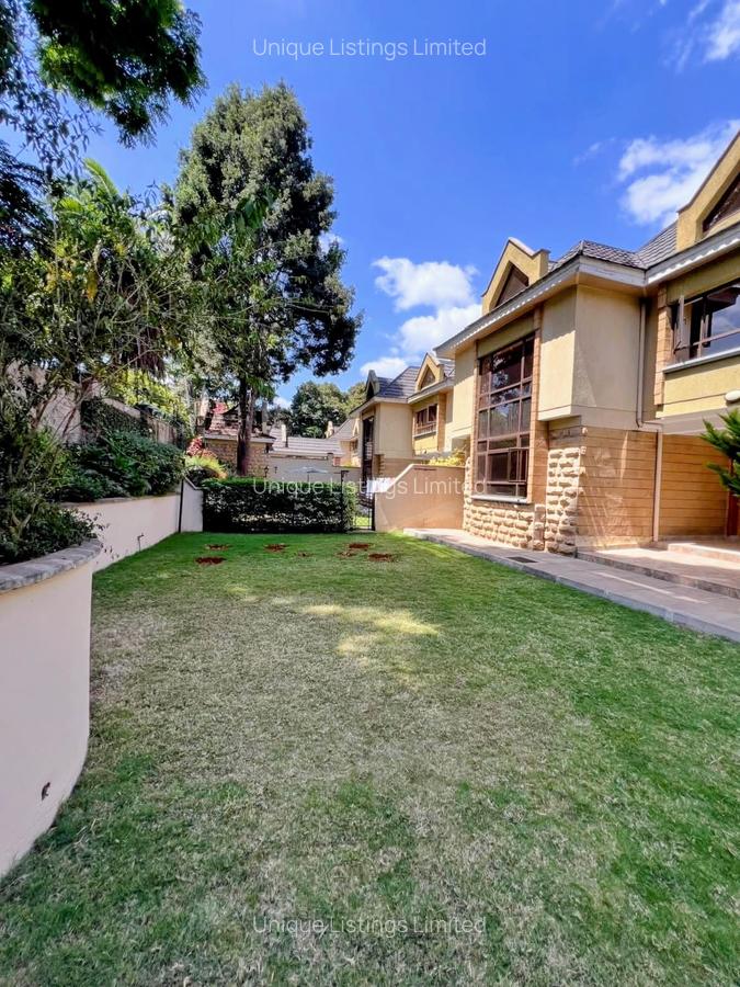 5 Bed Townhouse with En Suite in Lavington - 1