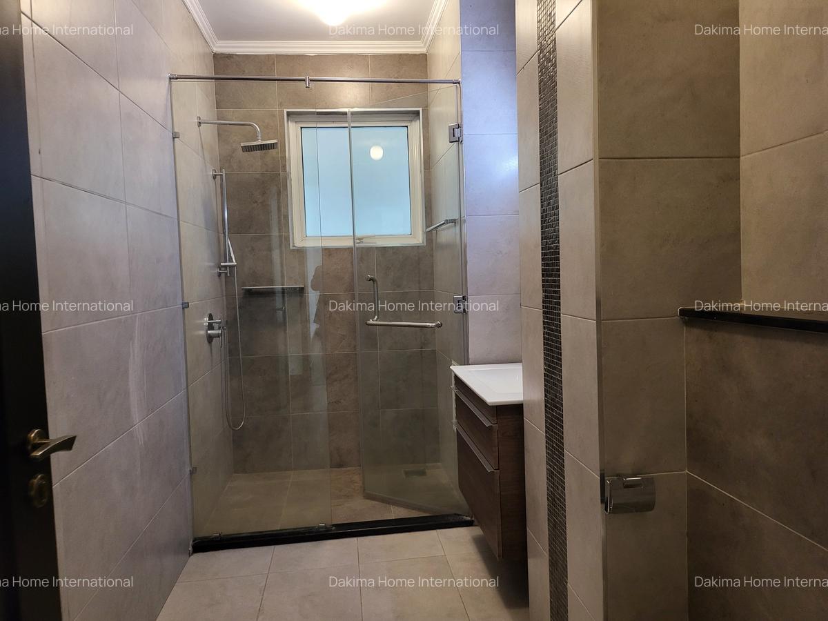 4 Bed Apartment with En Suite in General Mathenge - 17