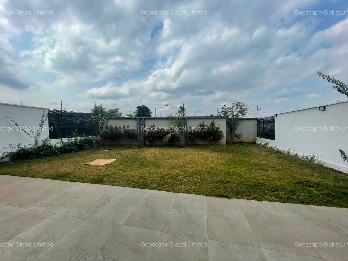 4 Bed House with En Suite in Runda - 2