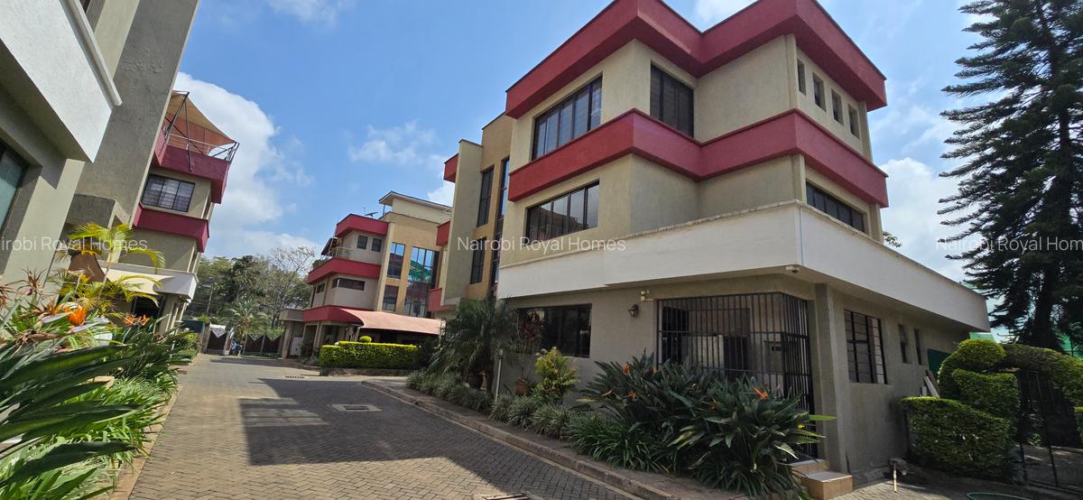 5 Bed Townhouse with En Suite at Convent Drive - 1
