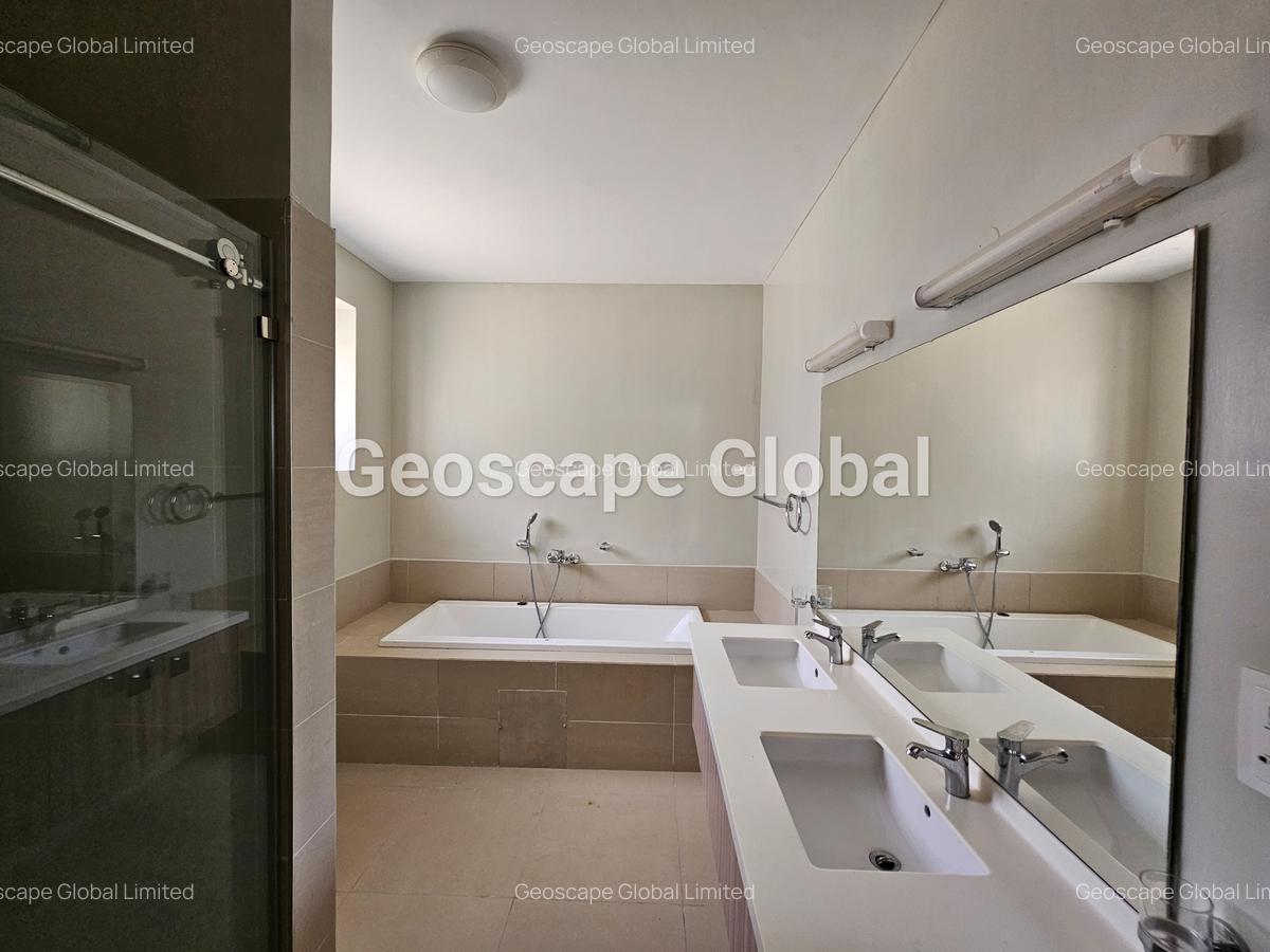 5 Bed House with En Suite in Lavington - 8