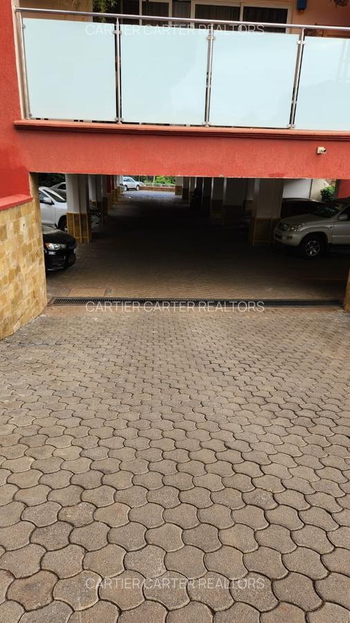 Serviced 3 Bed Apartment with En Suite at River Drive - 10