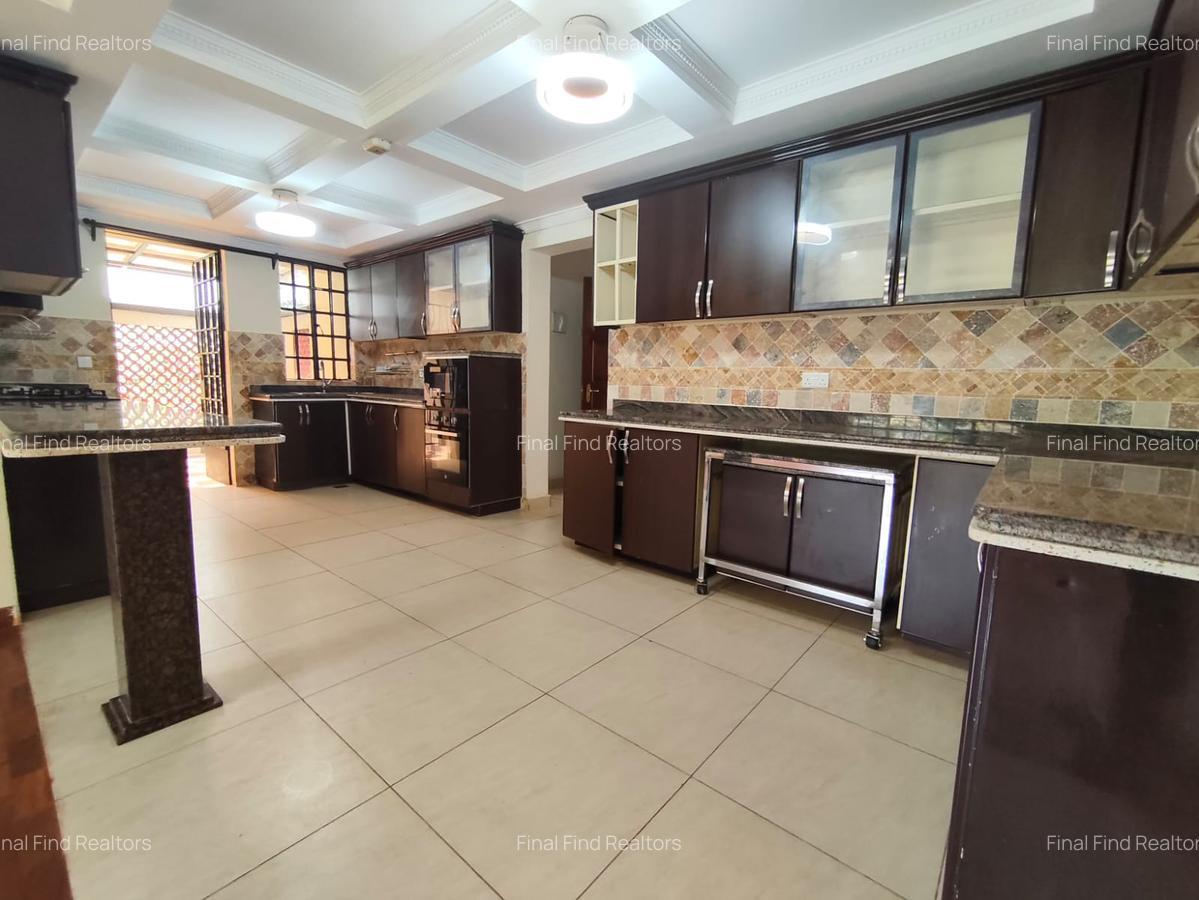 5 Bed Townhouse with Backup Generator in Kitisuru - 3