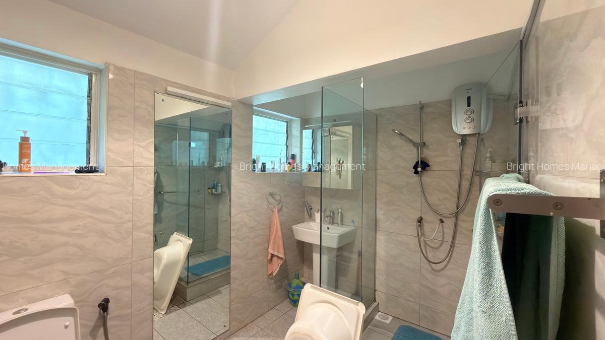 4 Bed Townhouse with En Suite in Rhapta Road - 11