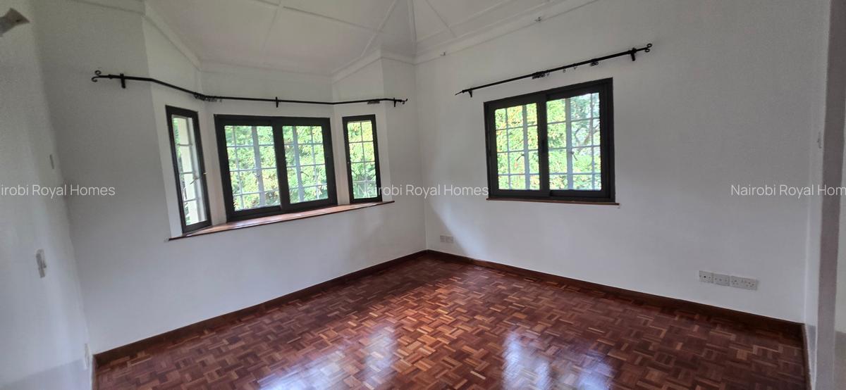 5 Bed House with En Suite at Rosslyn Lone Tree - 19