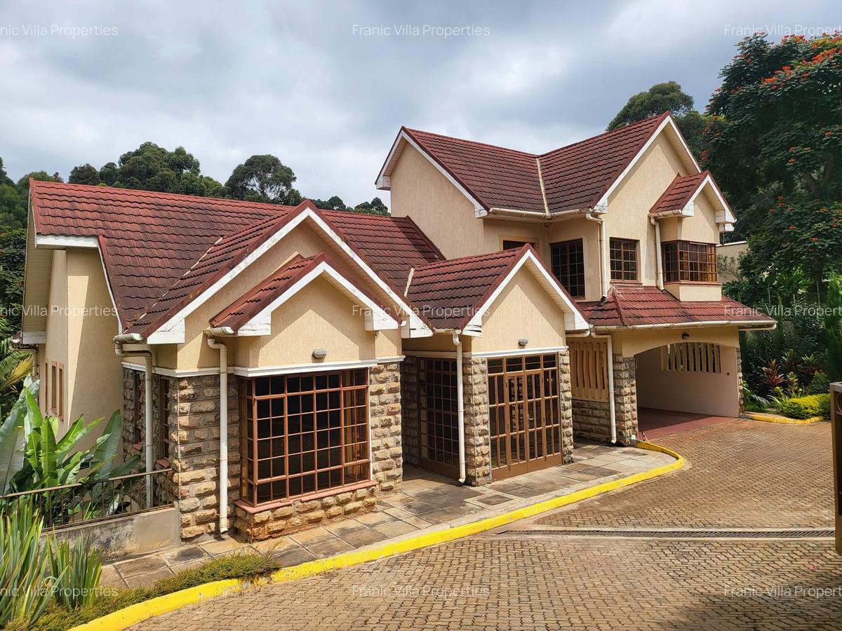 5 Bed Villa with En Suite at Lonetree - 14