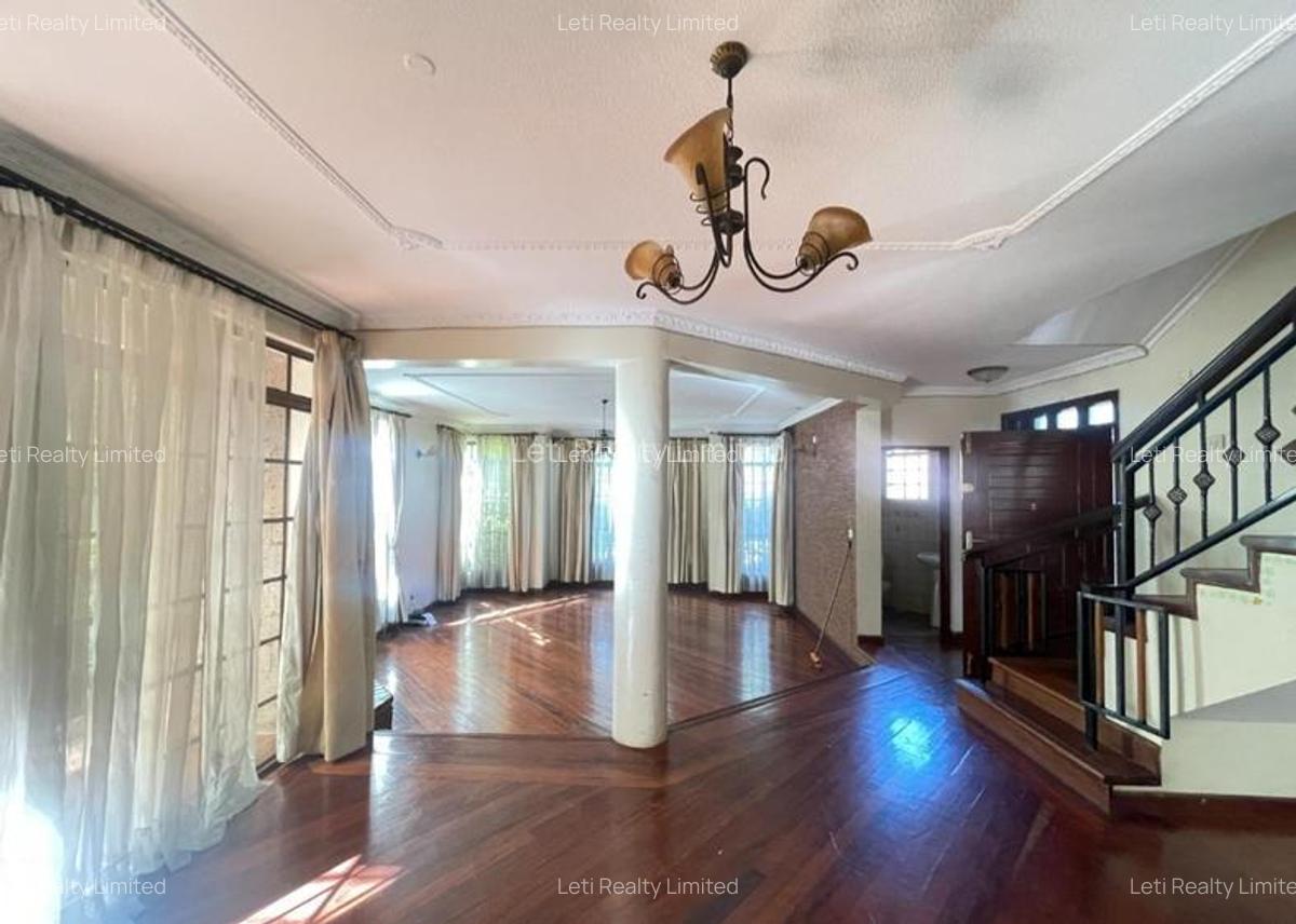 5 Bed Townhouse with En Suite in Lavington - 12