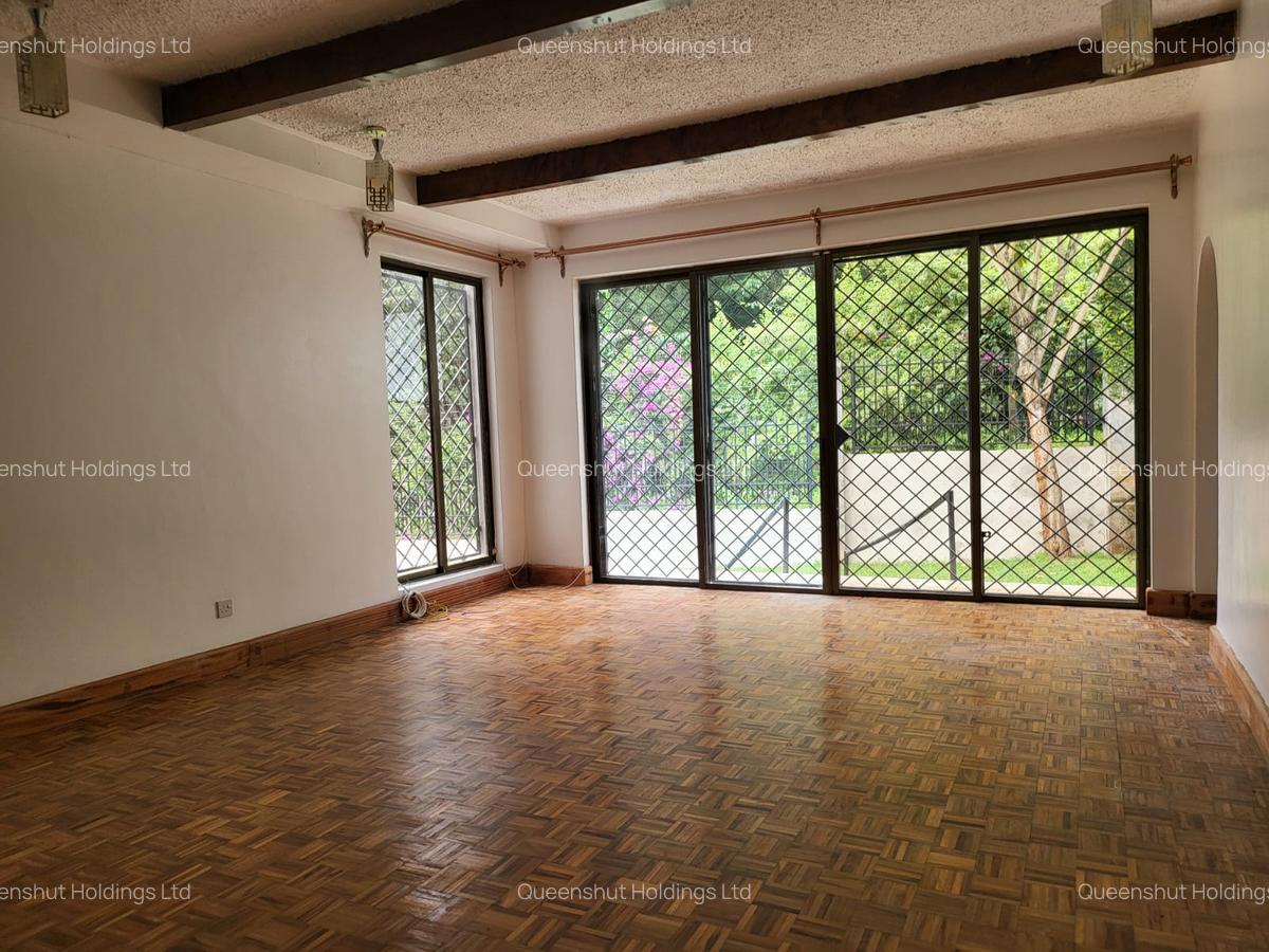 4 Bed Townhouse with En Suite in Gigiri - 10