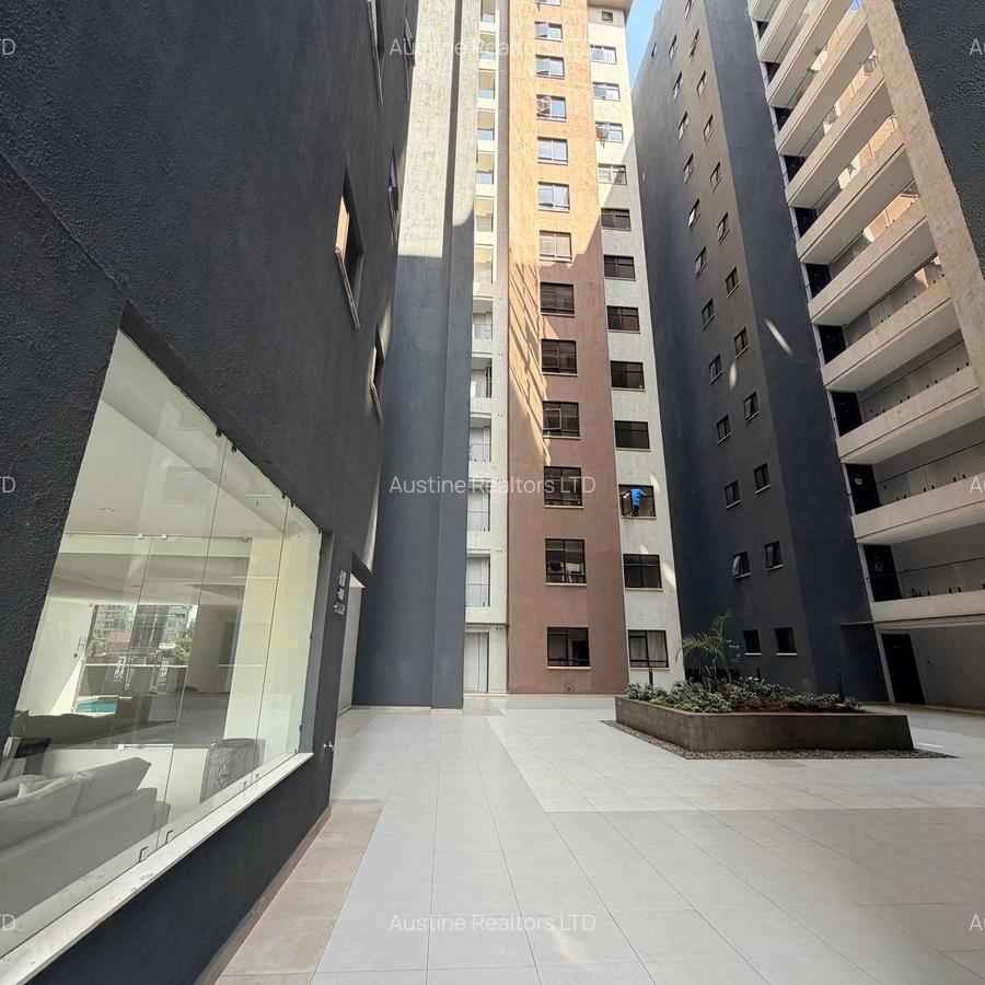 Serviced 2 Bed Apartment with En Suite at Brookside Drive - 4