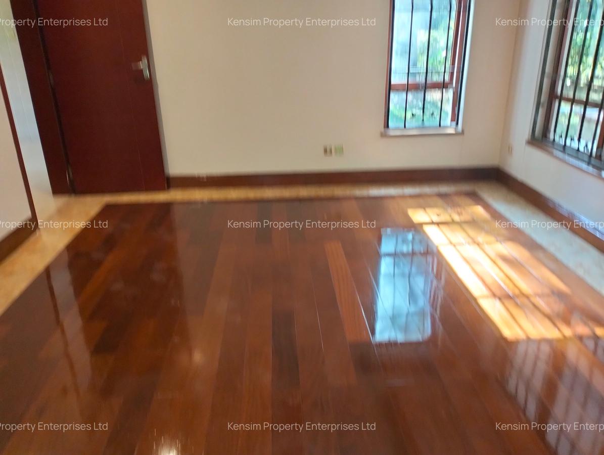 5 Bed Townhouse with En Suite in Runda - 3