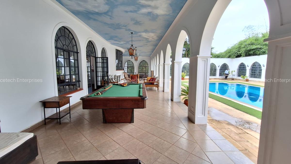 4 Bed House with En Suite in Nyari - 2