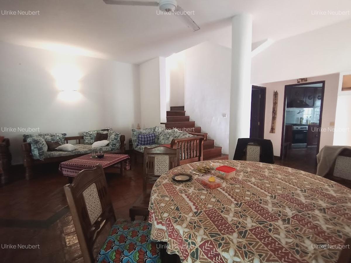 3 Bed House with En Suite at Ocean Beach Drive - 5