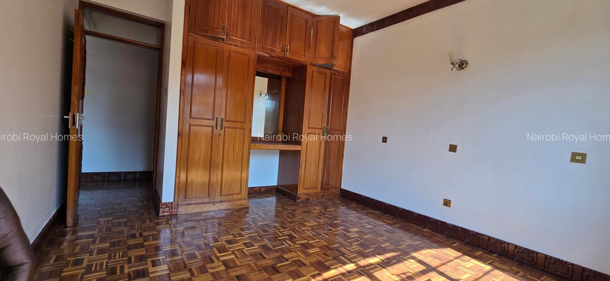3 Bed Apartment with En Suite at Riverside Drive - 16